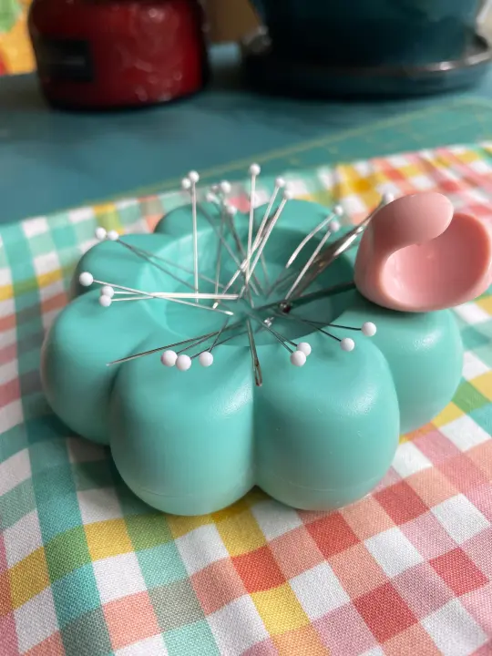 Magnetic Flower Pin Cushion
