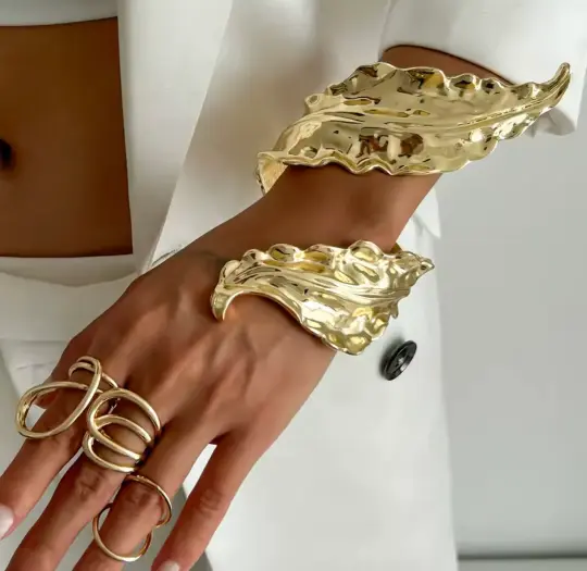 Leaf bracelet
