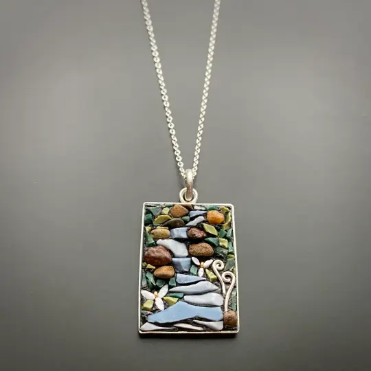 Trillium Lined River Pendant