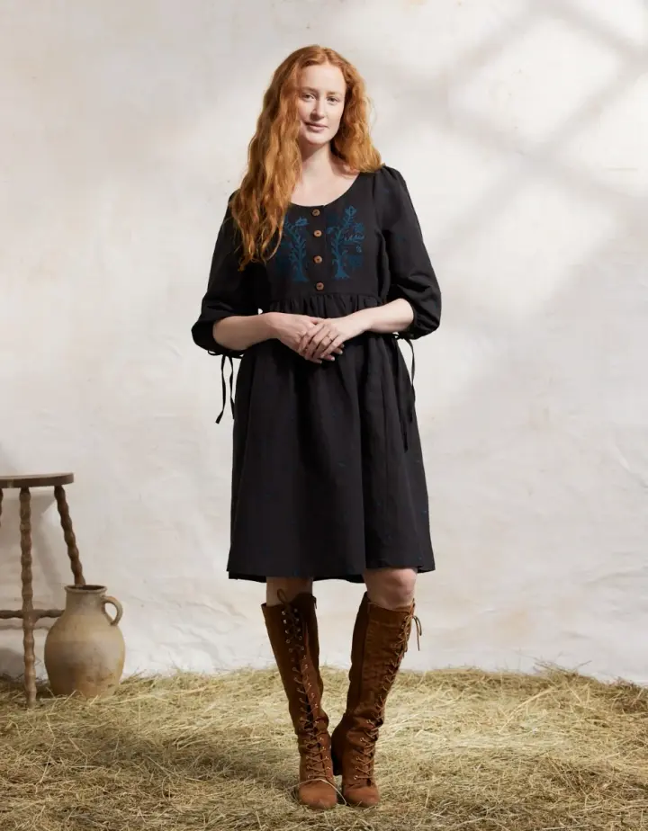 Robe 'Tara' brodée en lin manches 3/4 noire