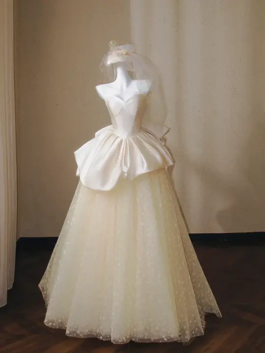 Champagne-colored strapless satin puffy skirt stitching elegant bridal dress R5693