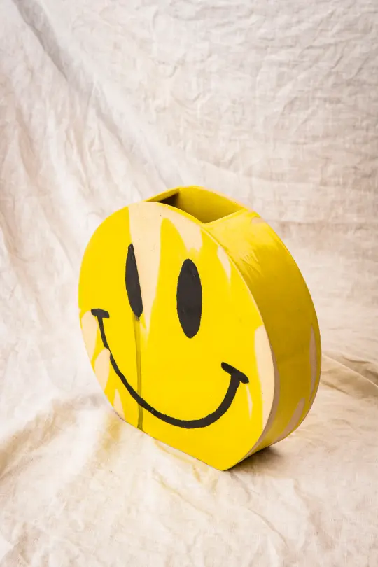 Smiley circular vase - large