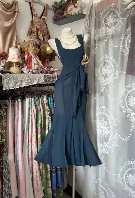 Navy blue tank top, camisole, fitted waist, fishtail skirt, long ball gown R7564