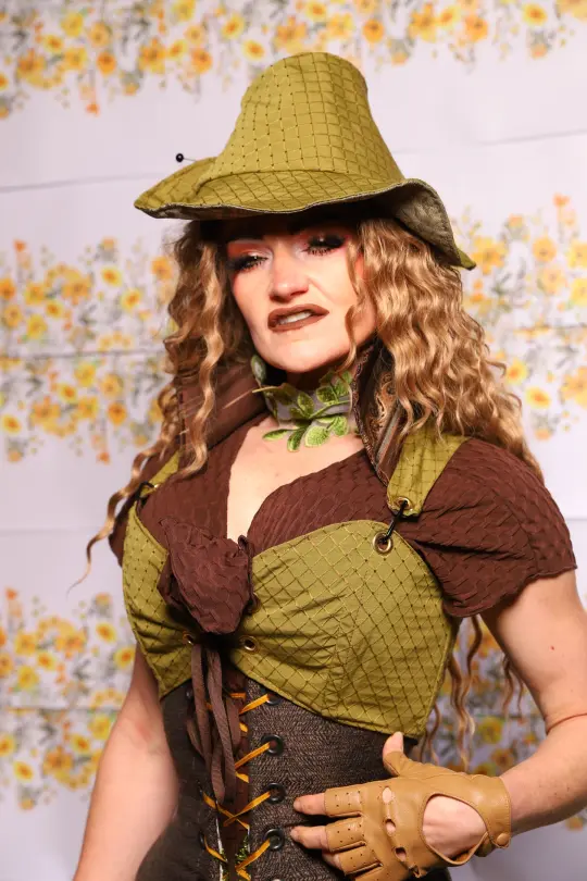 Cropped Courtier Corset In Olive Diamond – The Leave It To Beaver Collection
