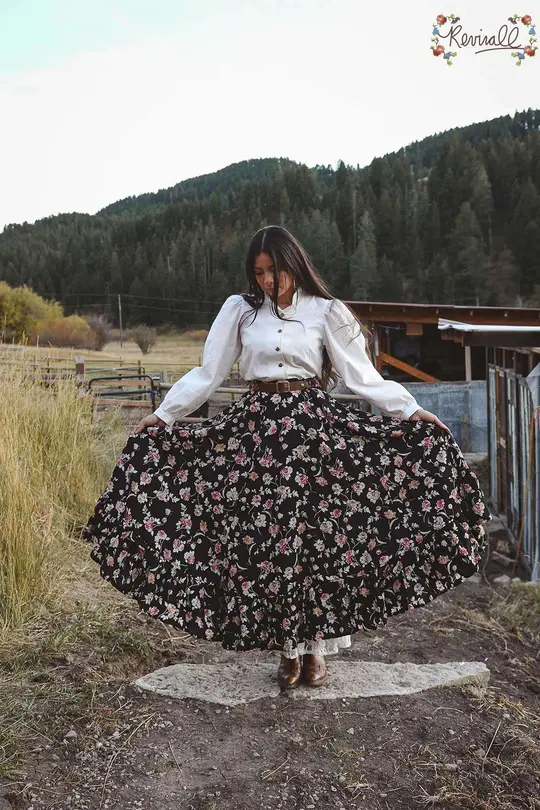 White Bear Skirt in Nightingale