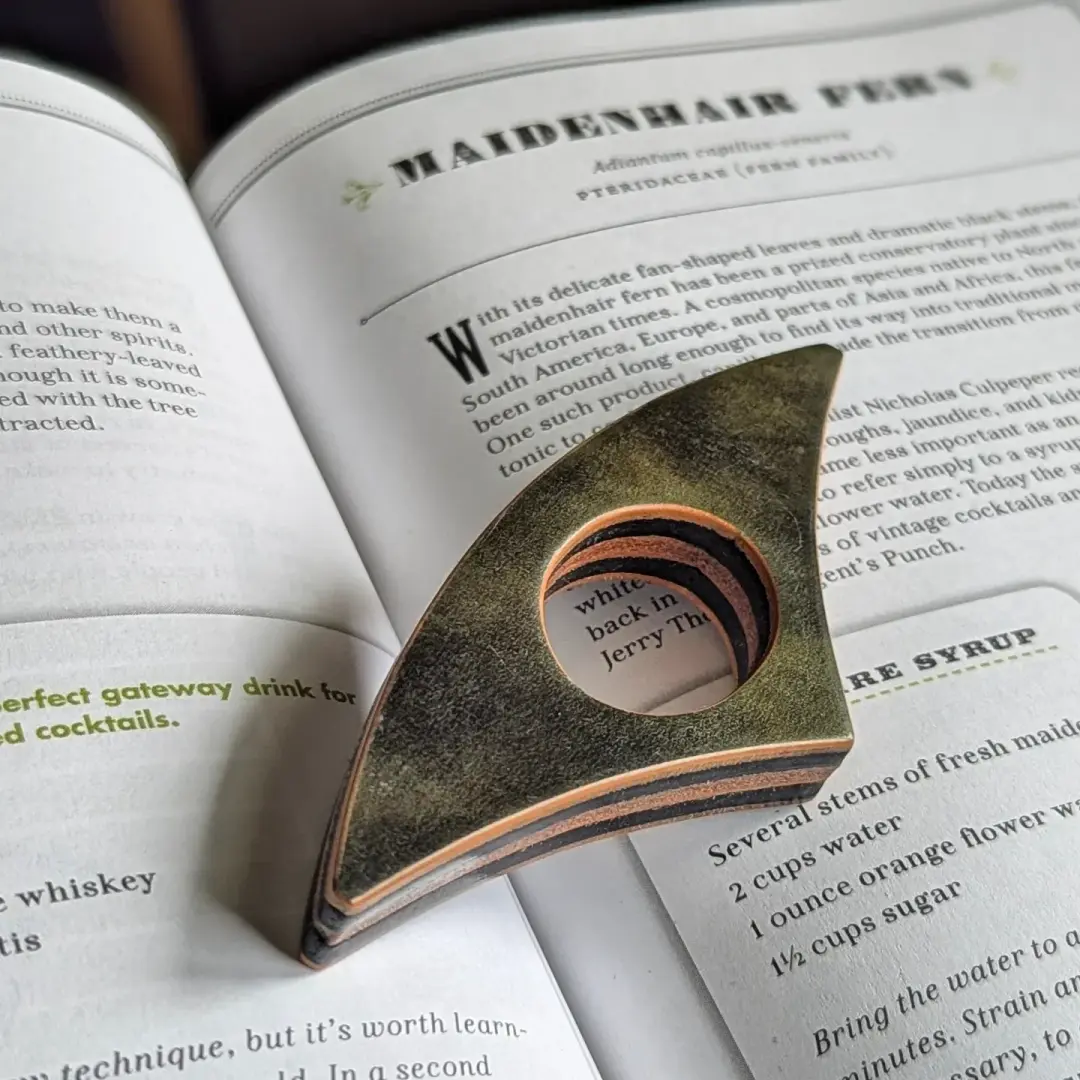 BOOK PAGE HOLDER | Stacked Green Marble Shell Cordovan