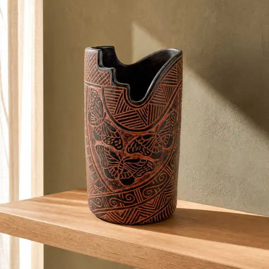 Zinapécuaro Hand-Sculpted Pollinators Vase