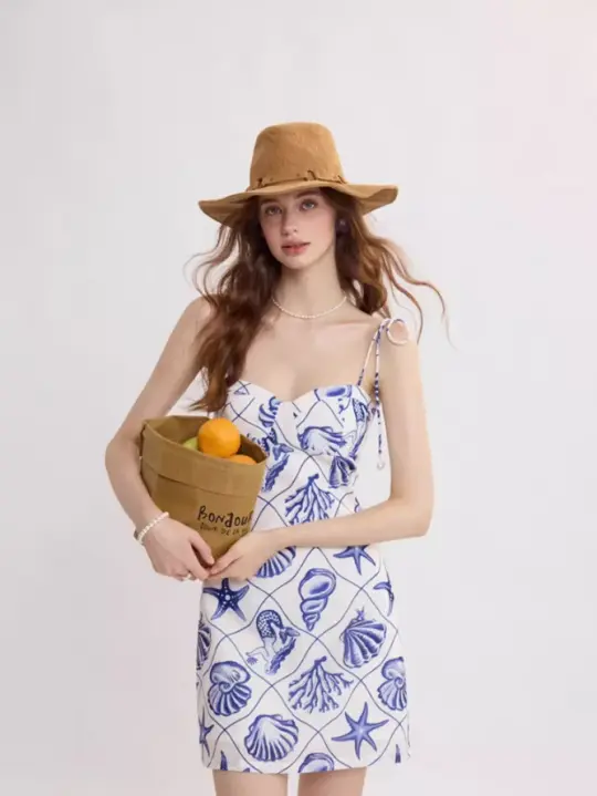 French suspender skirt holiday style dress high-end short skirt R2700