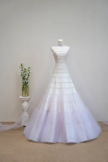 White strapless fitted waist slim-fitting long ball gown with a purple full skirt R8897