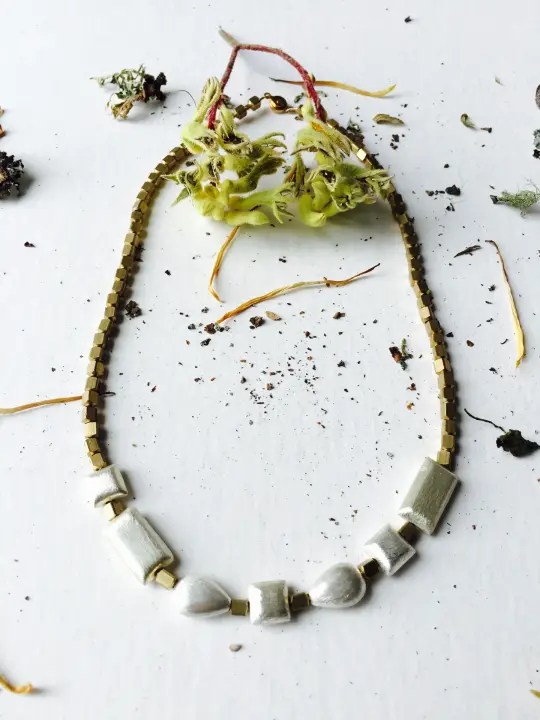 Silver buds necklace