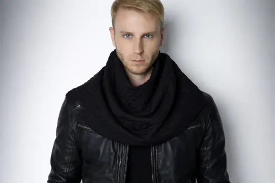 SC3 QRA Big circle scarf
