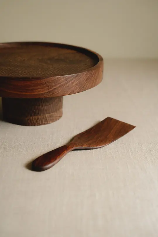 Zuri cake server
