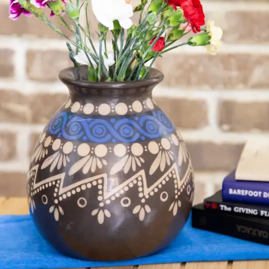 Zinapécuaro Flores Hand-Painted Ceramic Vase