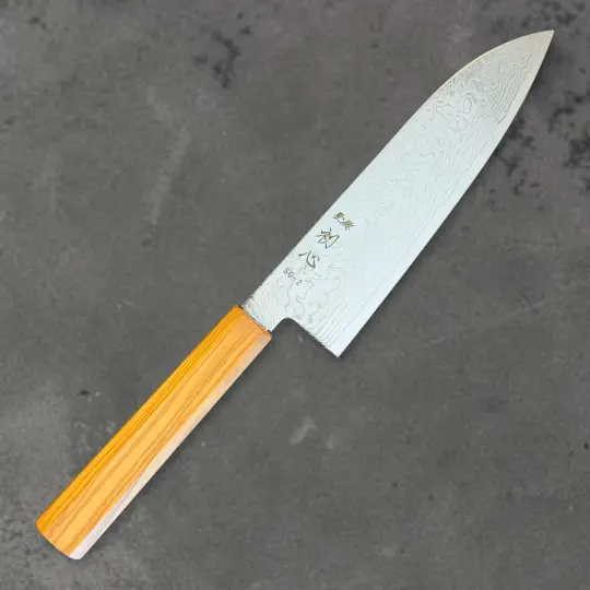 Hatsukokoro Ryuhyo SG2 Damascus Migaki Santoku 180mm – Olive Wood Handle
