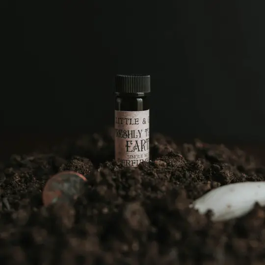 Freshly Turned Earth | Single Note Artisan Perfume