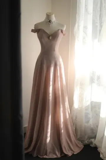 Light pink off-shoulder fitted long ball gown R6688