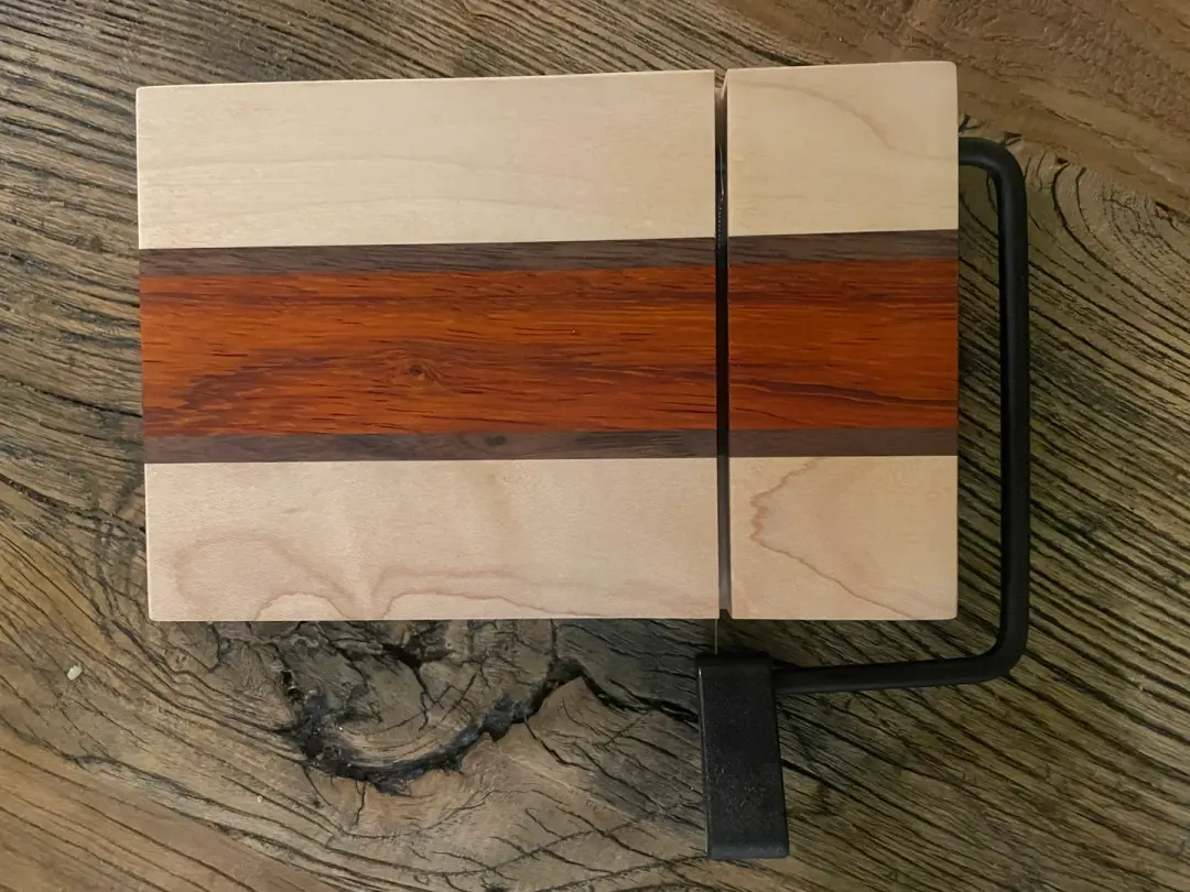 24S009 - Cheese Slicer Board