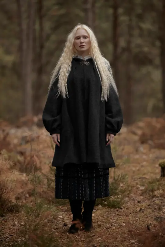Manteau-cape à capuche “Aneta” pure laine noir