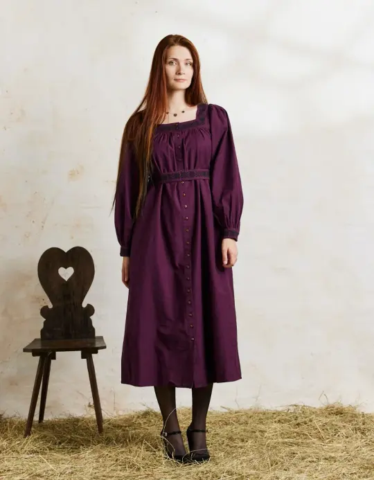 Robe brodée 'Elma' prune