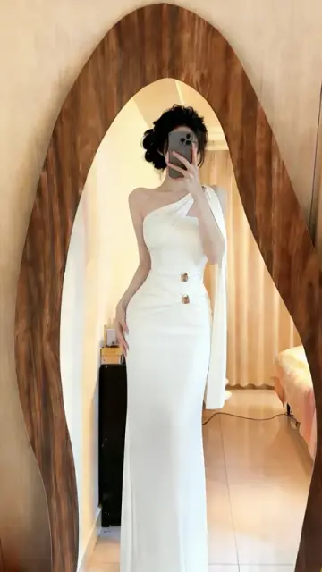 White one-shoulder fitted waist sexy ball gown R9064