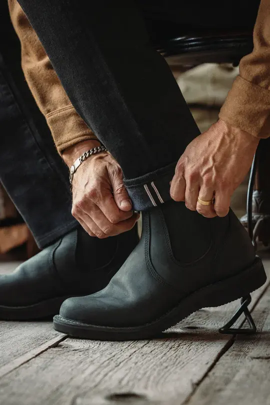 KATO x White's Chelsea- Triple Black