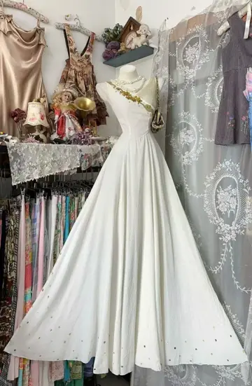 White Sleeveless Slim-Fitted Waist-Cinched Long Voluminous Ball Gown R7407