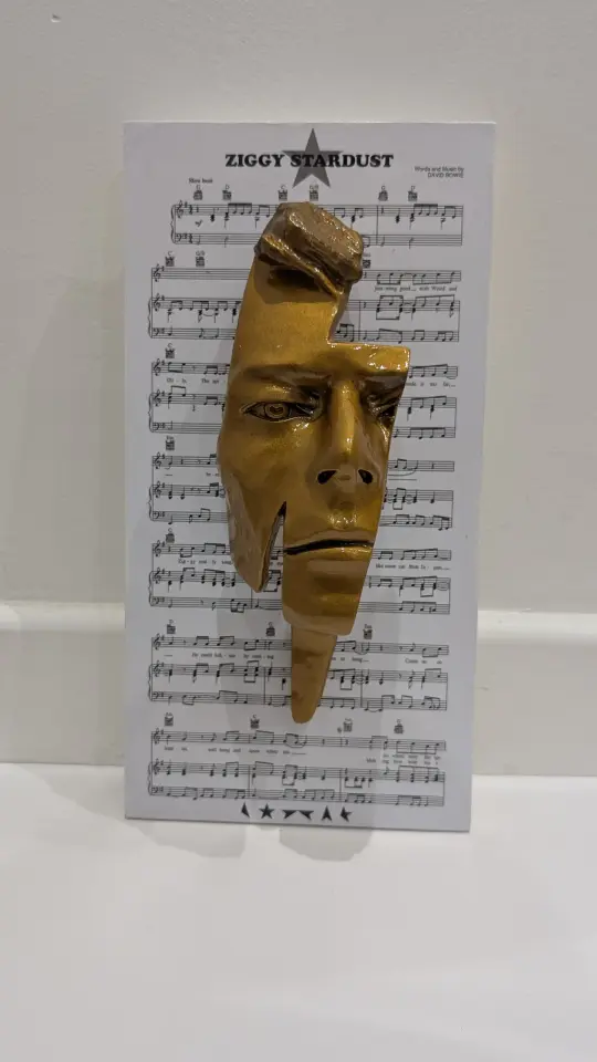 Deep Gold Resin 'Flash' - David Bowie Sculpture
