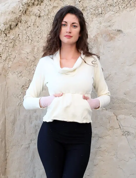 Many Moons Kangaroo Empire Simplicity Cropped Shirt