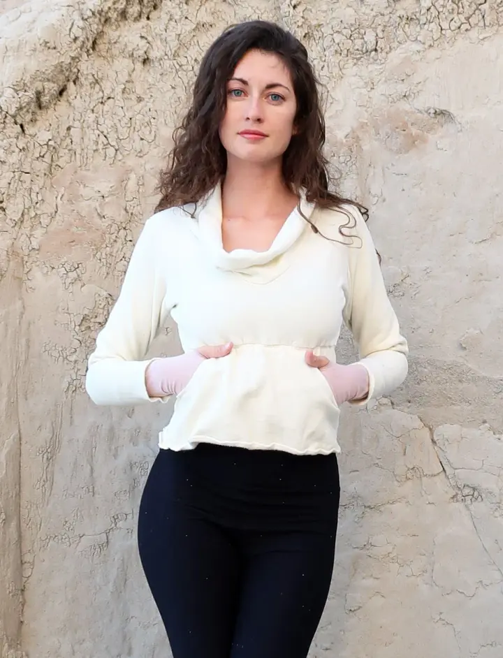 Many Moons Kangaroo Empire Simplicity Cropped Shirt