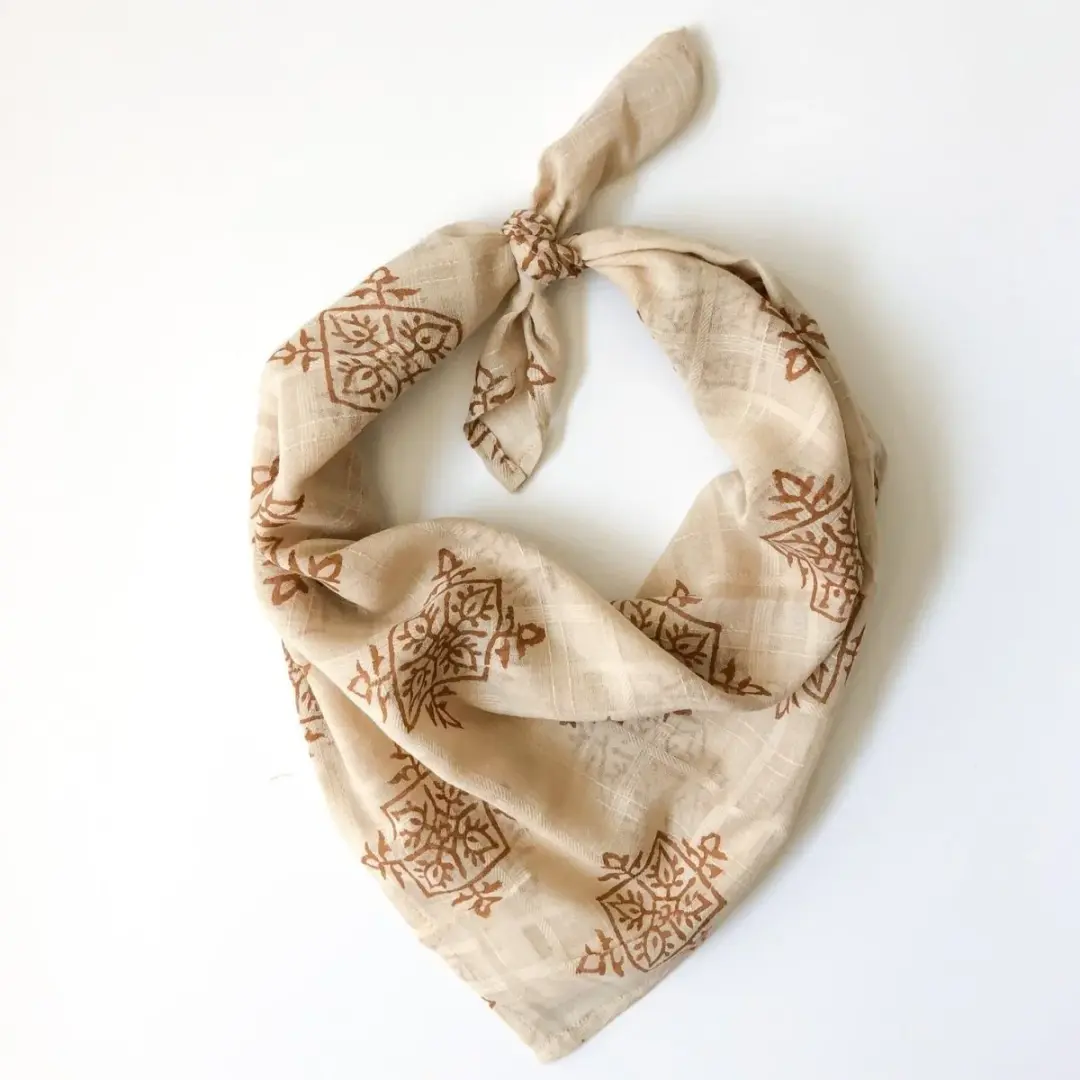 Maelu Bandana in Gold Compass