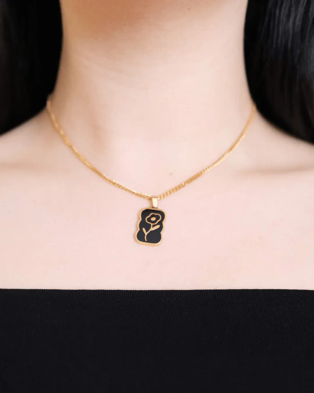 Daisy Enamel Pendant Necklace