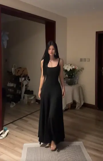 Black halter-neck fitted long elegant ball gown R8078