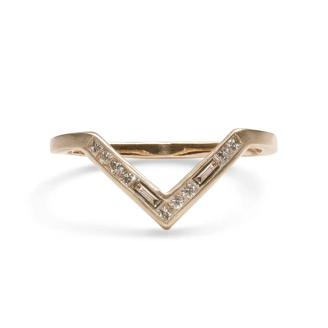 Altus 14k Gold Chevron Stacking ring