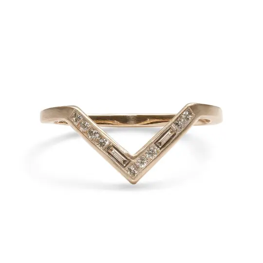 Altus 14k Gold Chevron Stacking ring