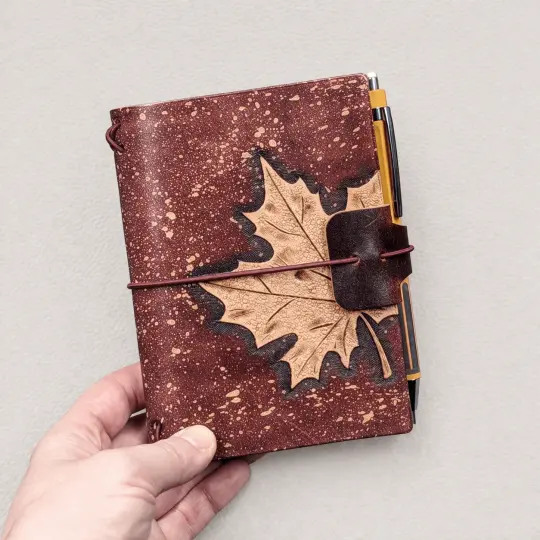 PASSPORT Traveller's Notebook | Tooled Maple Leaf, No. 1