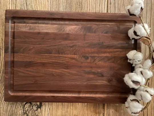 25M014 - Joined Walnut Board with Juice Groove