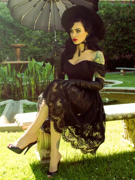 Southern Gothic Skirt in Black