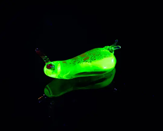 Nudibranch Uranium Glass Slug Figurine – Handblown Lampwork Miniature, UV Reactive Collectible