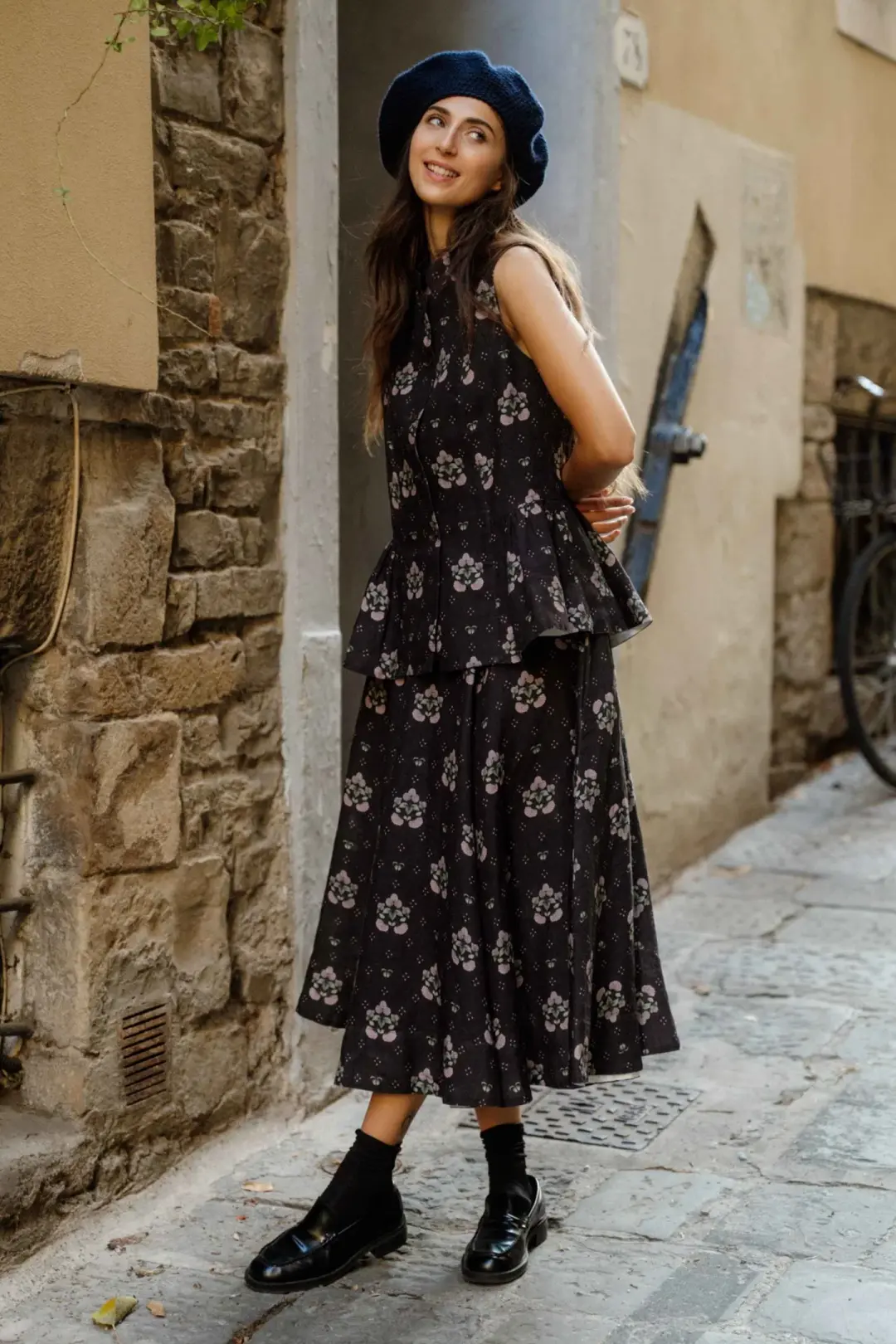 Classic – Full-Circle Linen Midi Skirt