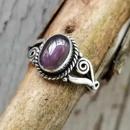 Lily - Amethyst Ring in Sterling Silver