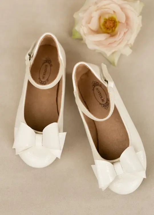 Miriam Flat in Ivory