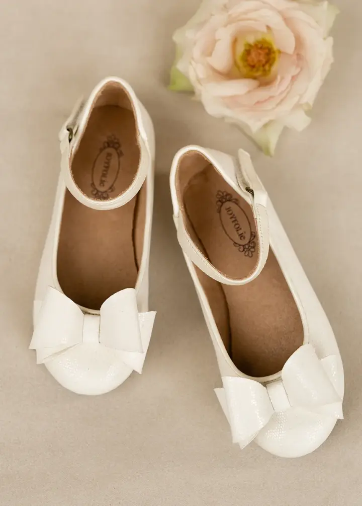 Miriam Flat in Ivory