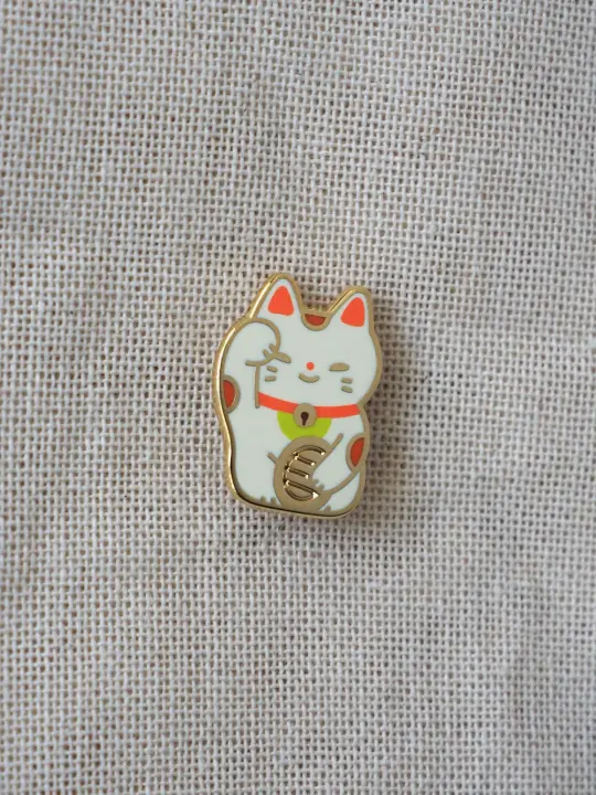 Natamori Lucky Cat Pin