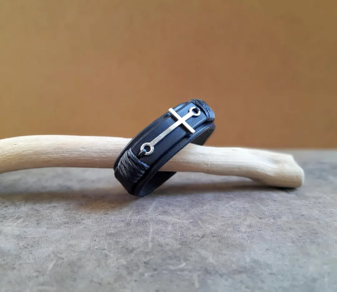 Steadfast Spirit Cross Bracelet | Black Leather & Silver Cross