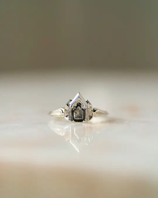 Dream House // 14kw + 0.31ct Diamond
