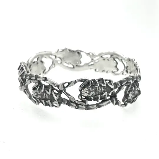 Scorpion infinity bangle