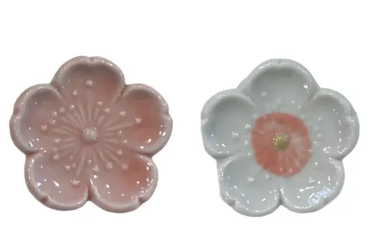Porcelain Sakura Chopstick Rest (2 colors)