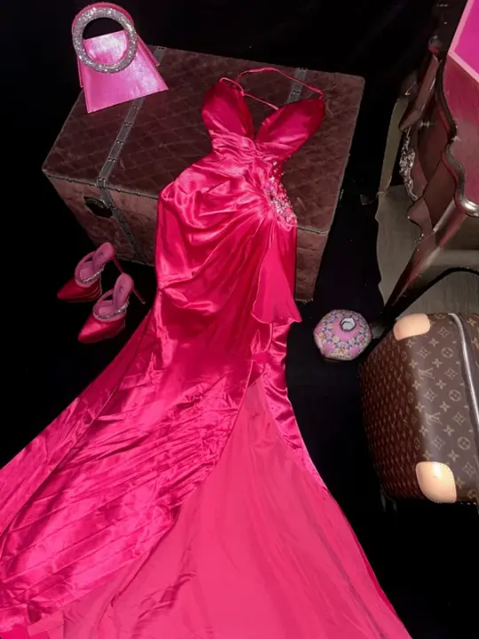 Pink halter neckline, fitted waist, sexy long ball gown R7033