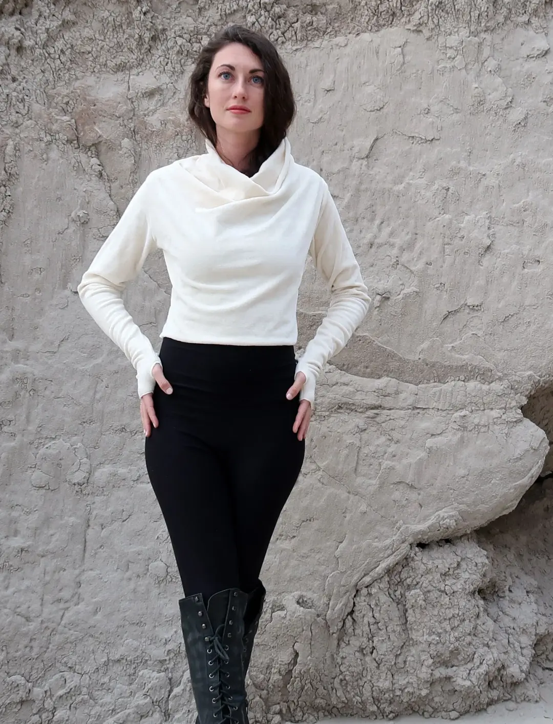 VELOUR Vagabond Simplicity Cropped Shirt