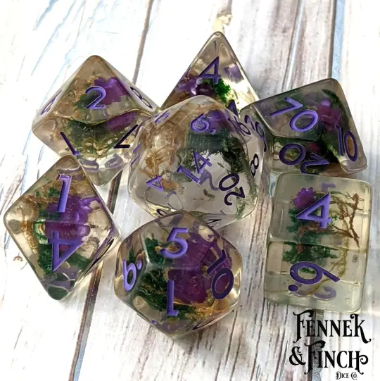 Purple Flower and Moss Dice Set – 7-Piece Terrarium | Fennek & Finch